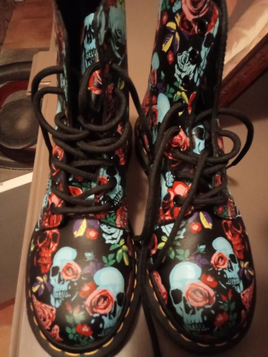 Botas Dr.Martens Senhora nunca usadas completamente NOVAS, número 37