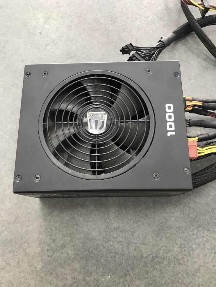 Блок живлення EVGA 1000 GQ (1000W 80 Plus Gold)