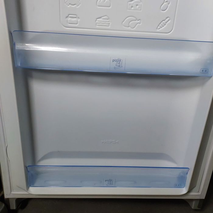 Pólki plastikowe z lodówki INDESIT