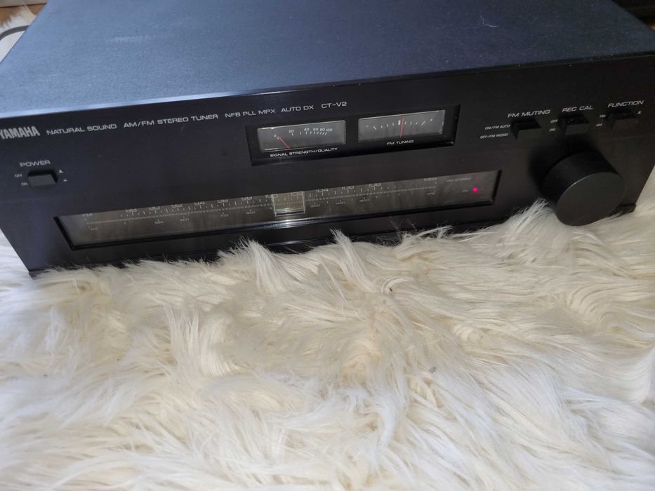 Amplituner Yamaha model CT-V2