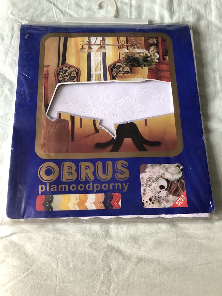 Obrus biały plamoodporny 140 cm x 120 cm Prostokąt