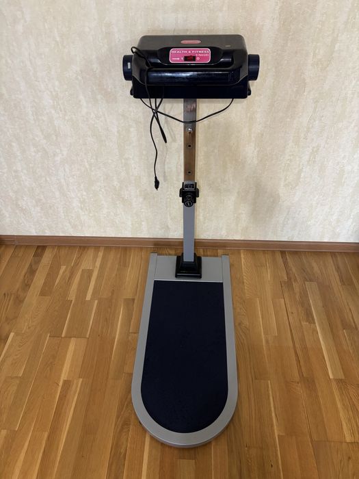 Вібромасажер зі змінними насадками