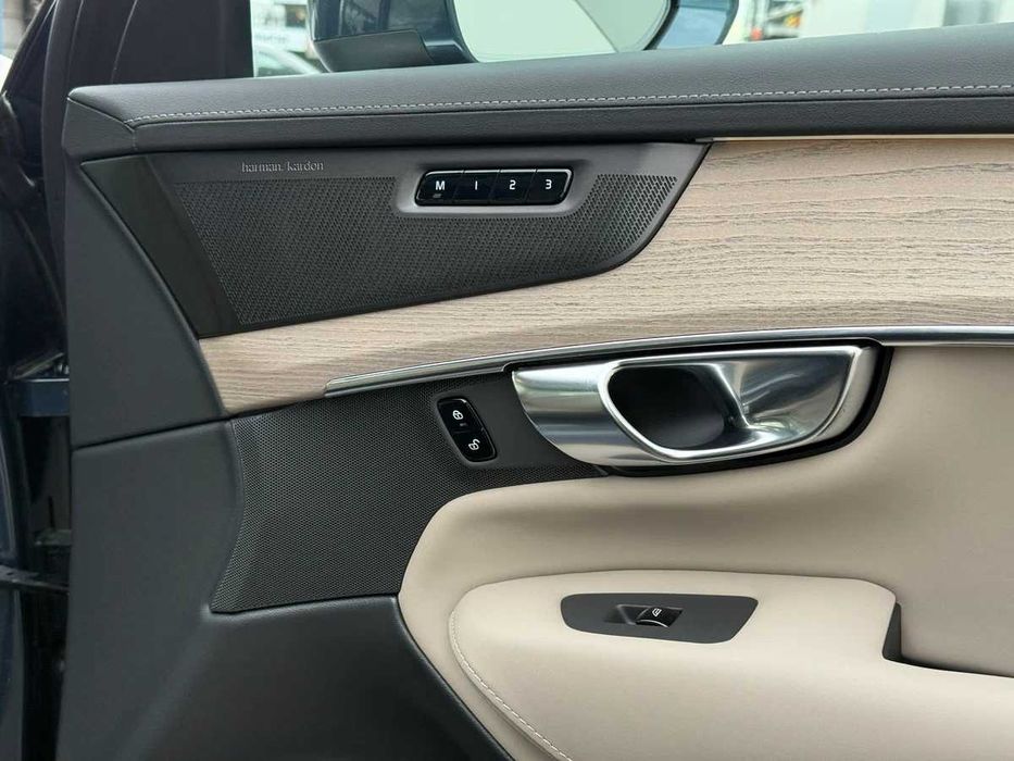 2024 Volvo XC90 Т8 II