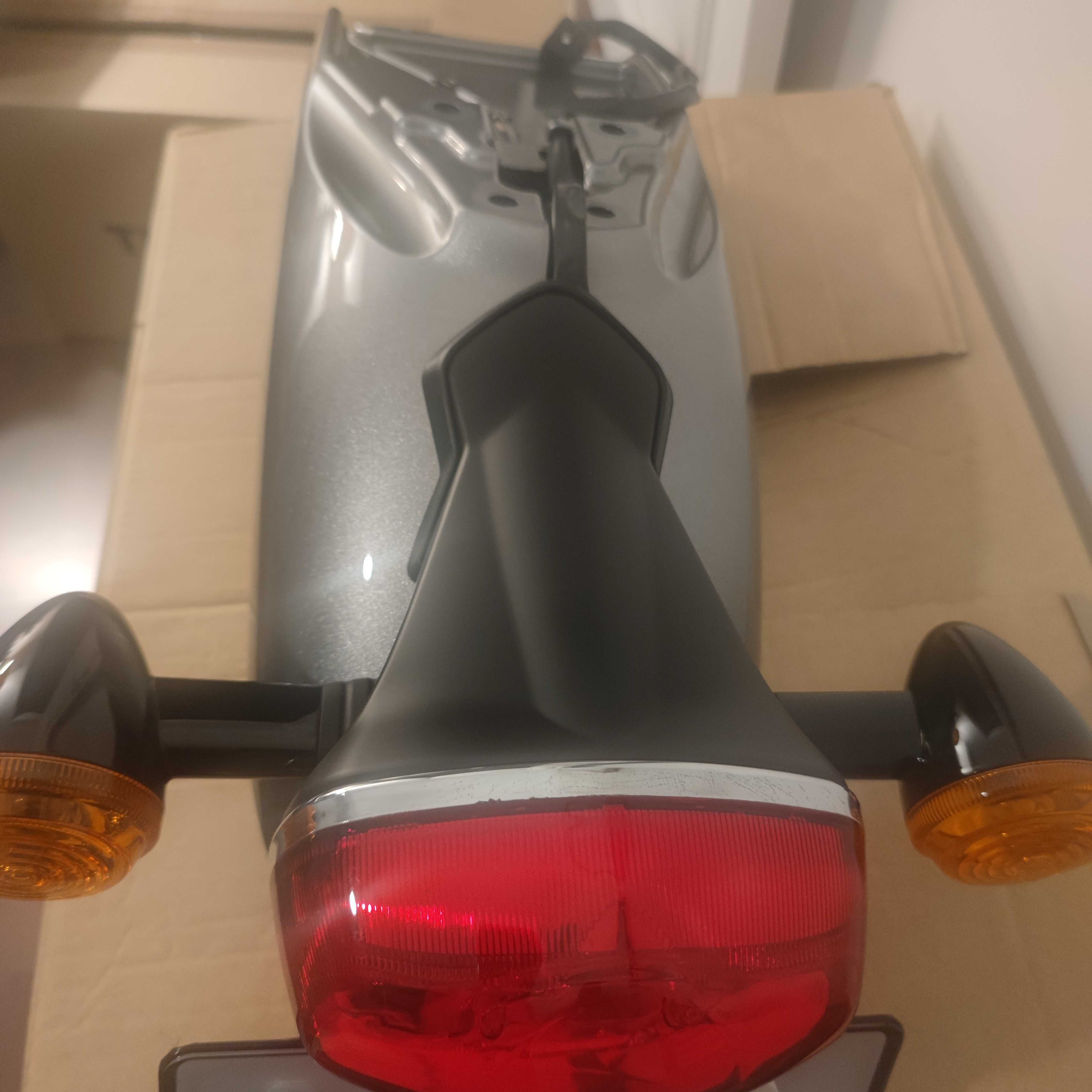 Triumph Thruxthon R Traseira