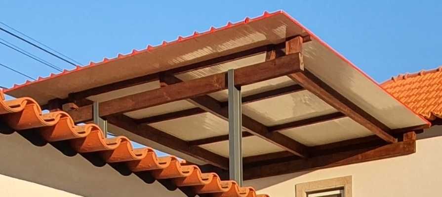 Oportunidade Telheiro Completo Madeira Sandwich Policarbonato Viga