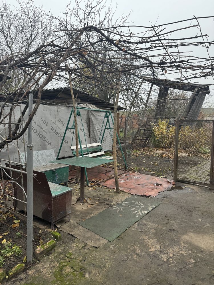 Продаж будинка в межах міста, Товстоліс