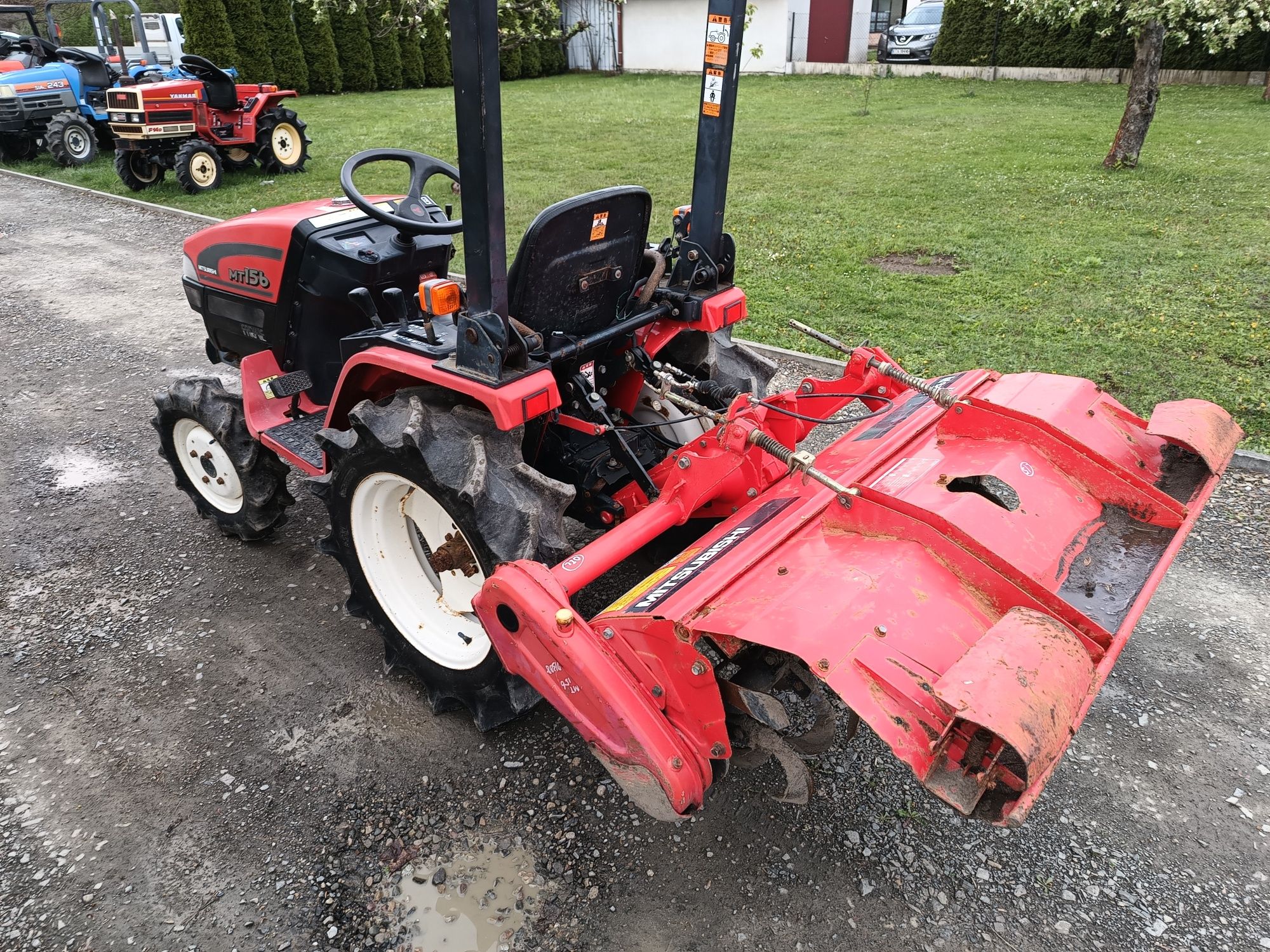 Minitraktor Japoński mitsubishi Mt156 4x4