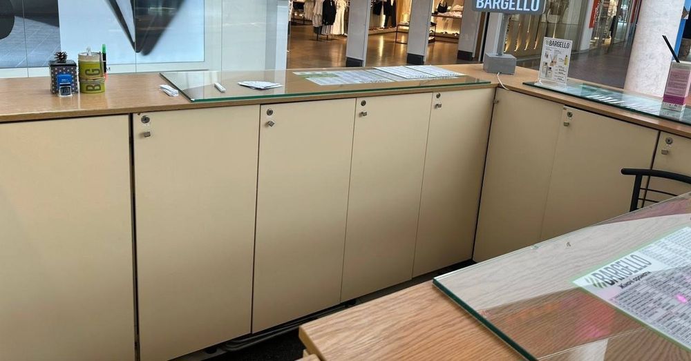 Острів торговий, острів в торговий центр, меблі для торгівлі, вітрини