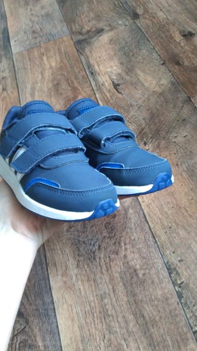 Oryginalne chłopięce buty adidas na rzepy rozmiar 33