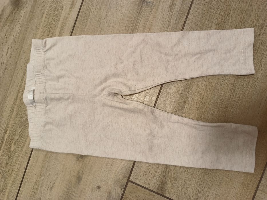 Dziecięce beżowe spodenki legginsy