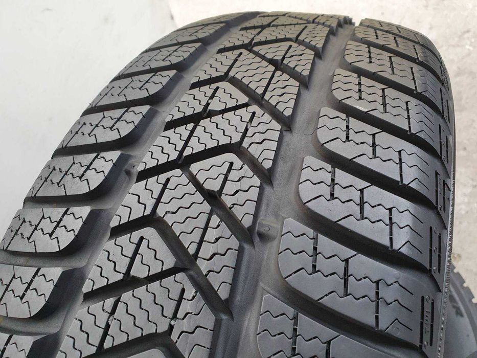 2x Pirelli Sottozero 3  215/55r17   7,4mm