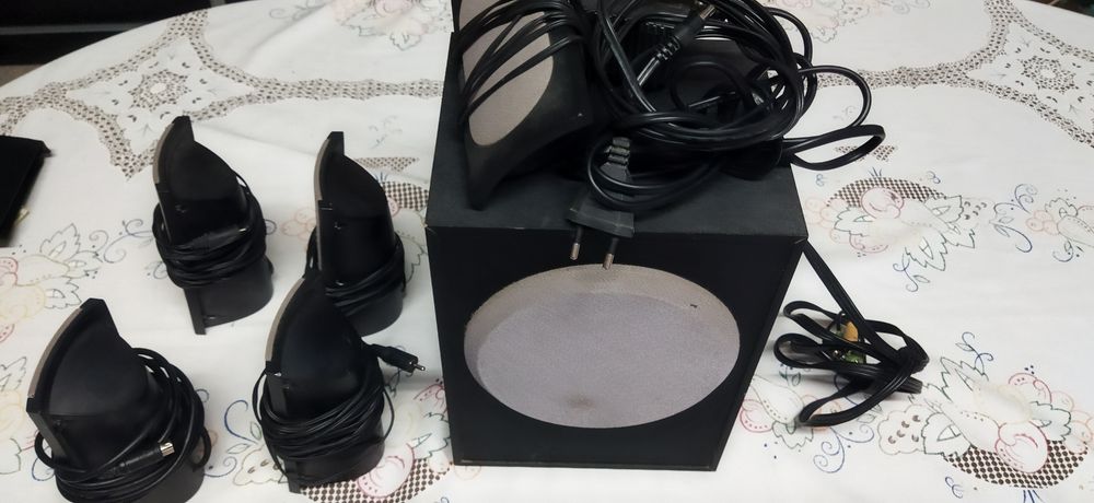 Colunas home - cinema para computador creative