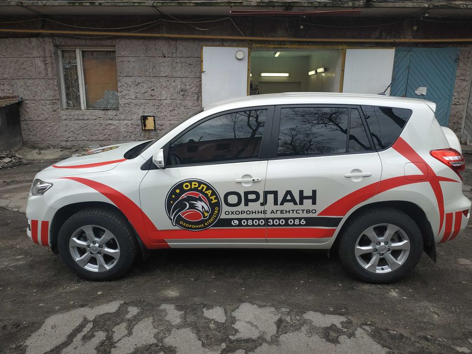 Оклейка пленкой авто в Киеве. Брендирование авто, пленка на авто