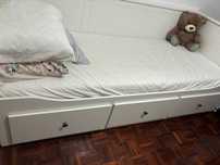 Cama HEMNES Ikea