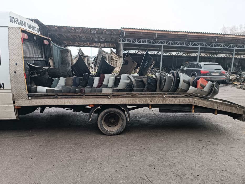 Задний бампер Ауди 100 с4 а6с5 а6с6 a4 b5 passat b5+ golf 4