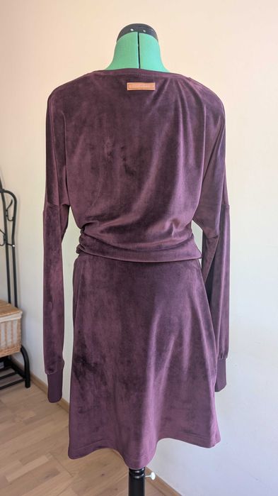 Kultowa welurowa sukienka dresowa Naketano, Śliwka, L