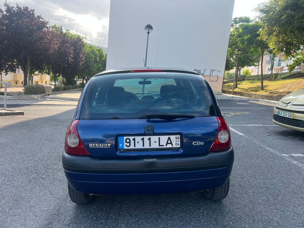 Renault Clio 1.2. (Negociável)