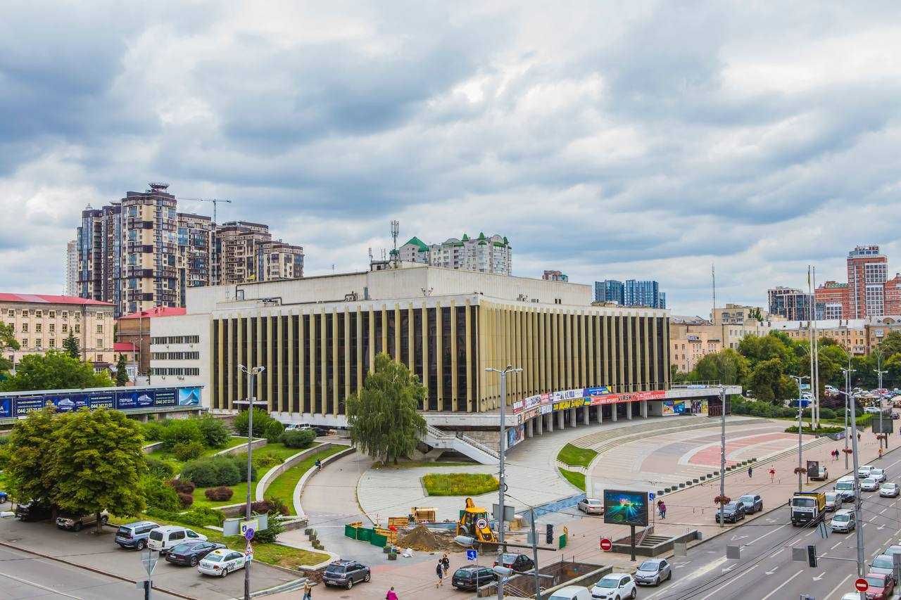 Світло завжди Палац Україна Велика Васильківська Центр Печерськ 3х ком