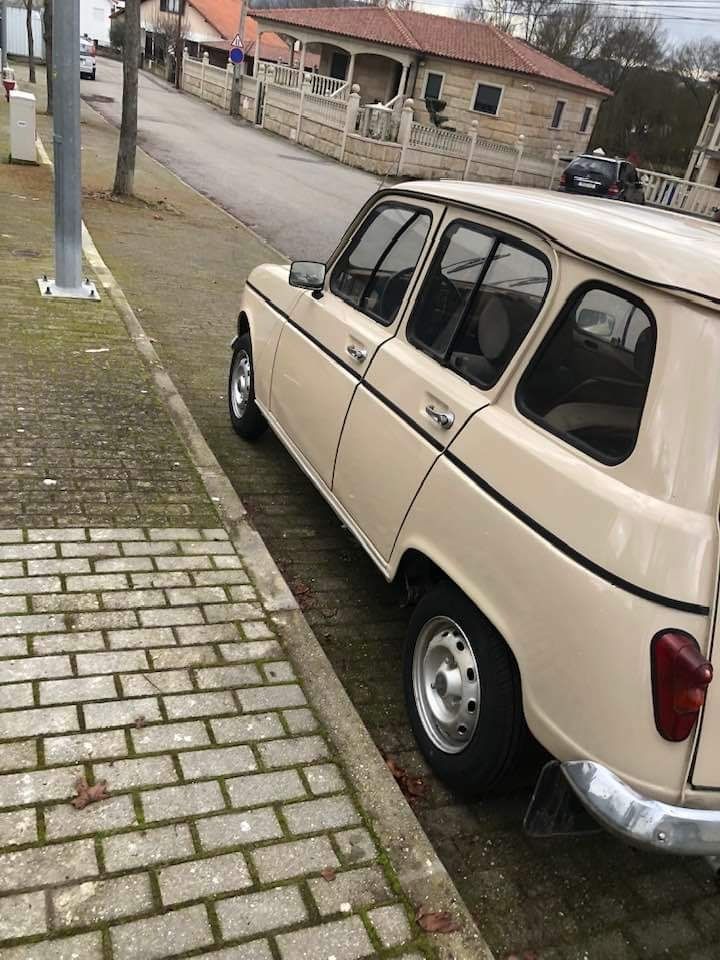 Renault 4L como nova