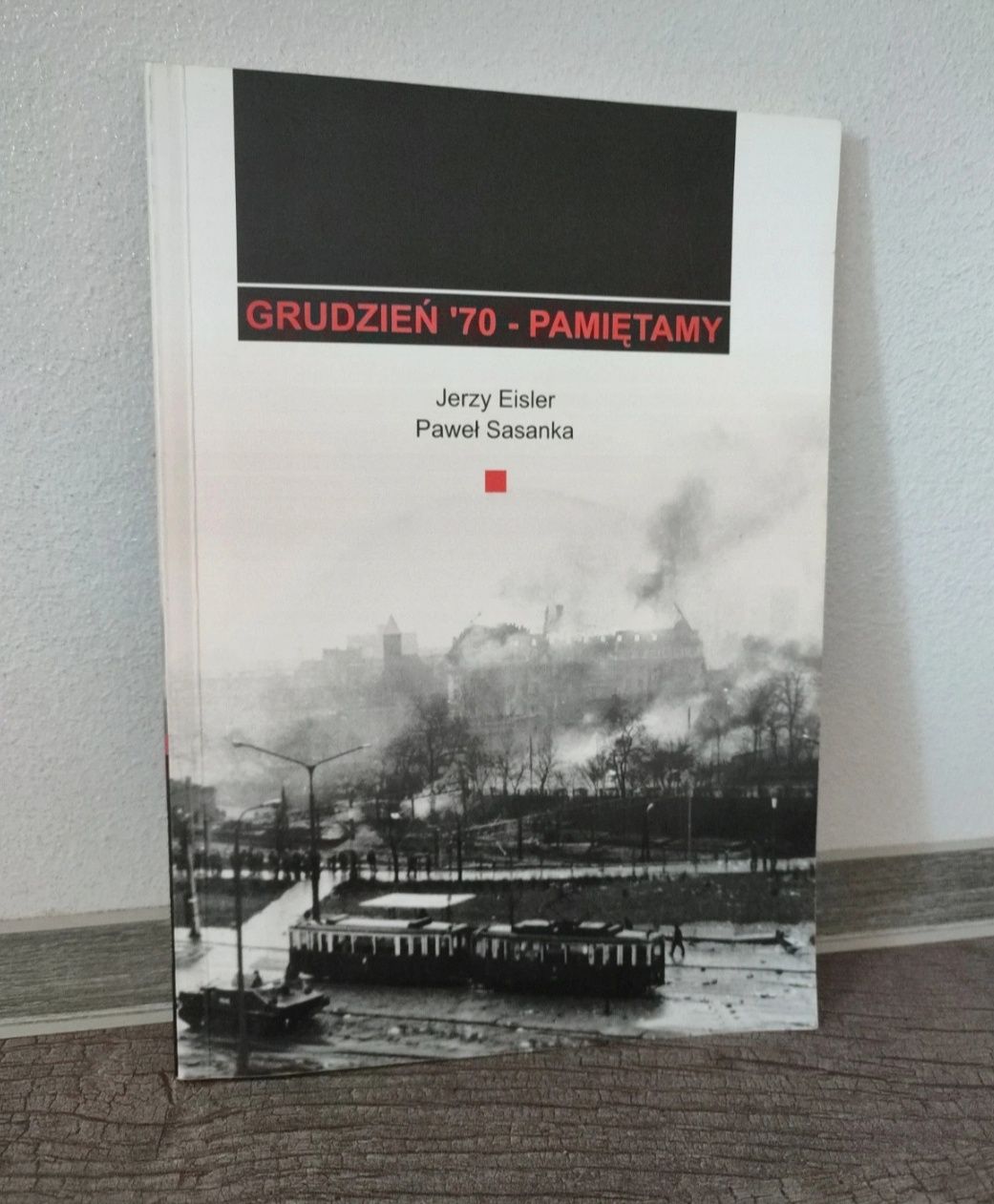Książka z płytą.