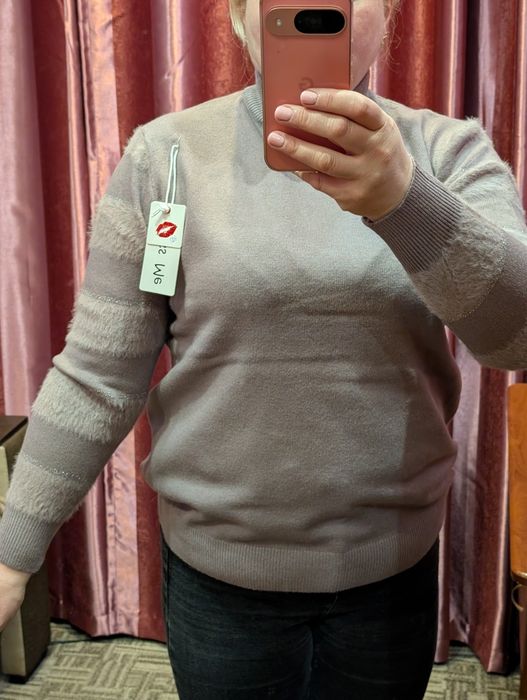 Новий жіночий светр