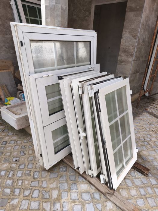 Conjunto de janelas e janelões em alumínio