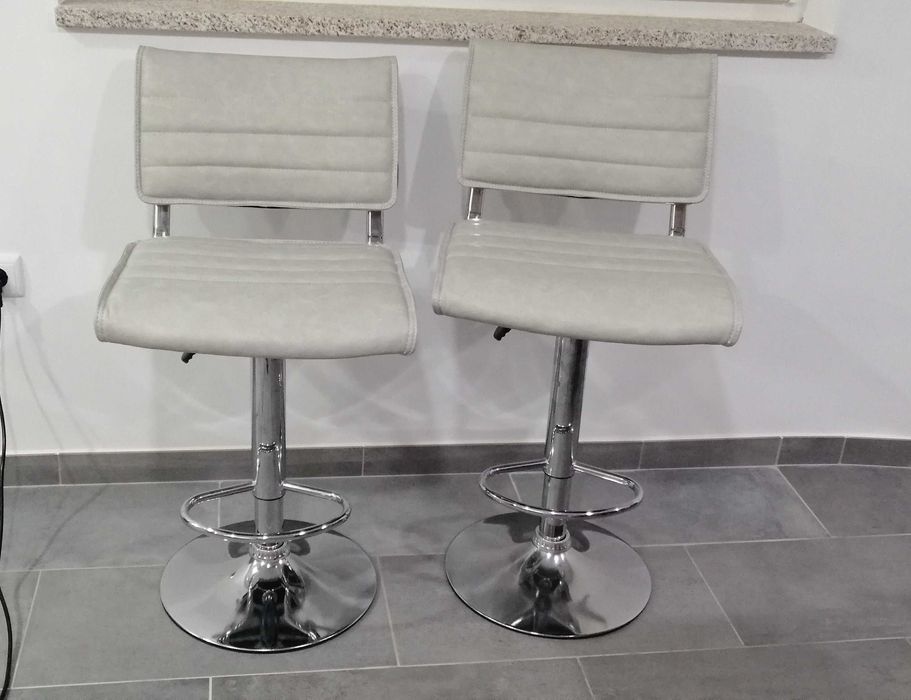 Cadeiras estofadas