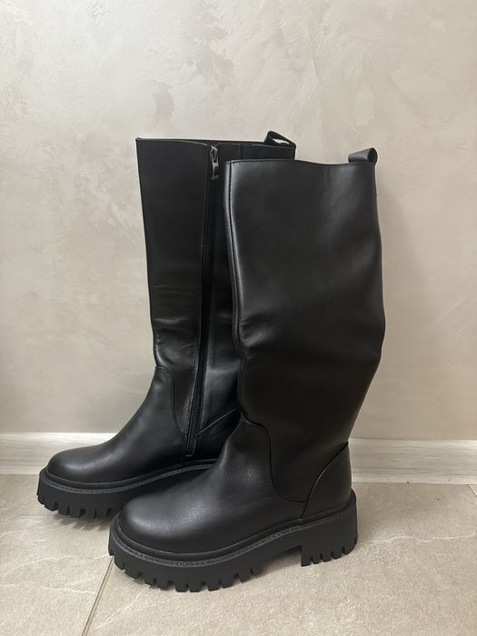 Сапоги шкіряні чорного кольору