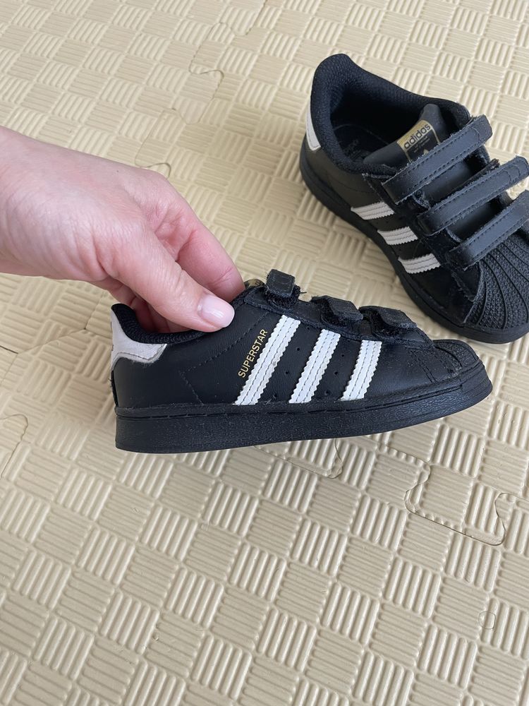 Кросівки дитячі Adidas (оригінал)