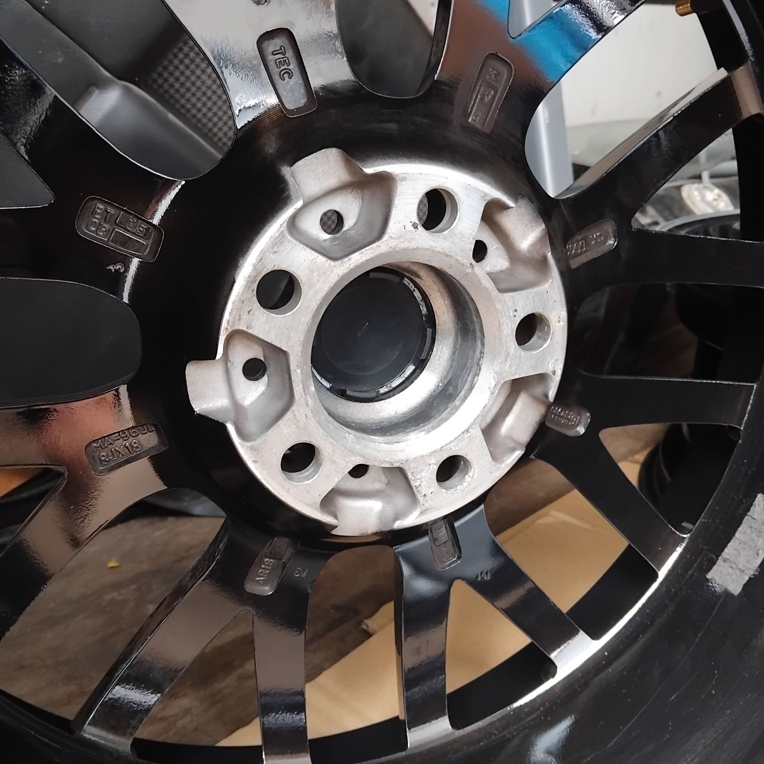 Felgi aluminiowe TEC 18" 5x112 VW Skoda Seat Audi wzór BBS