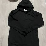 Calvin klein czarna dresowa bluza dluga z kapturem r.s