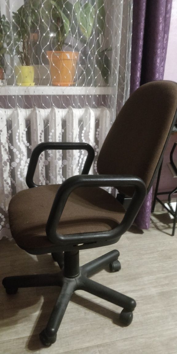 Крісло, стілець комп'ютерний, офісний