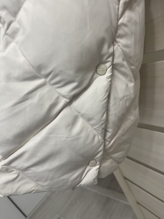 Пуховик Зара.