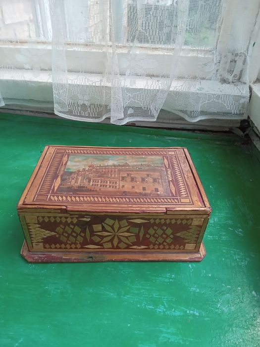 Старинная шкатулка