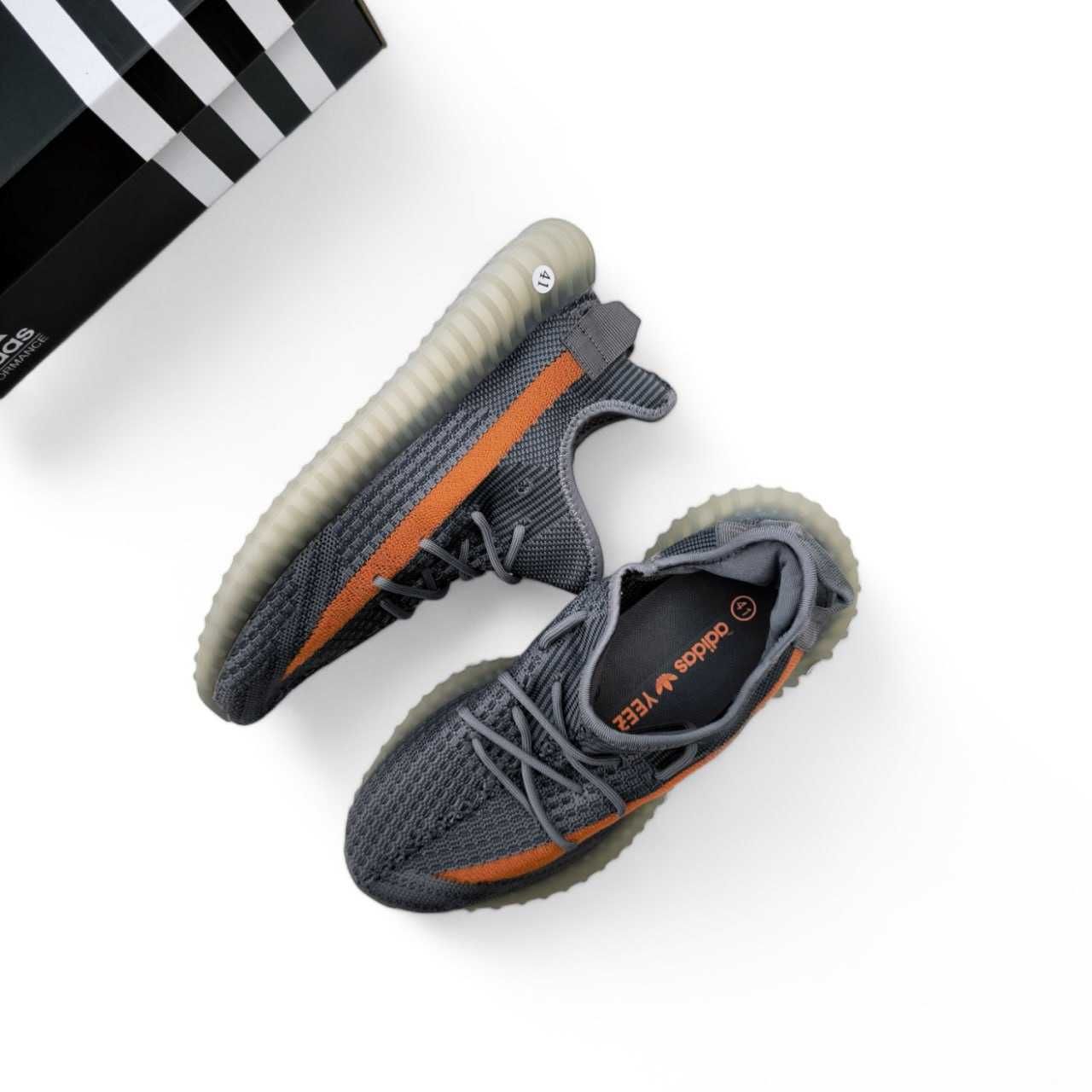 Чоловічі кросівки Adidas YEEZY BOOST 350 V2 темно-сірі з помаранчевим