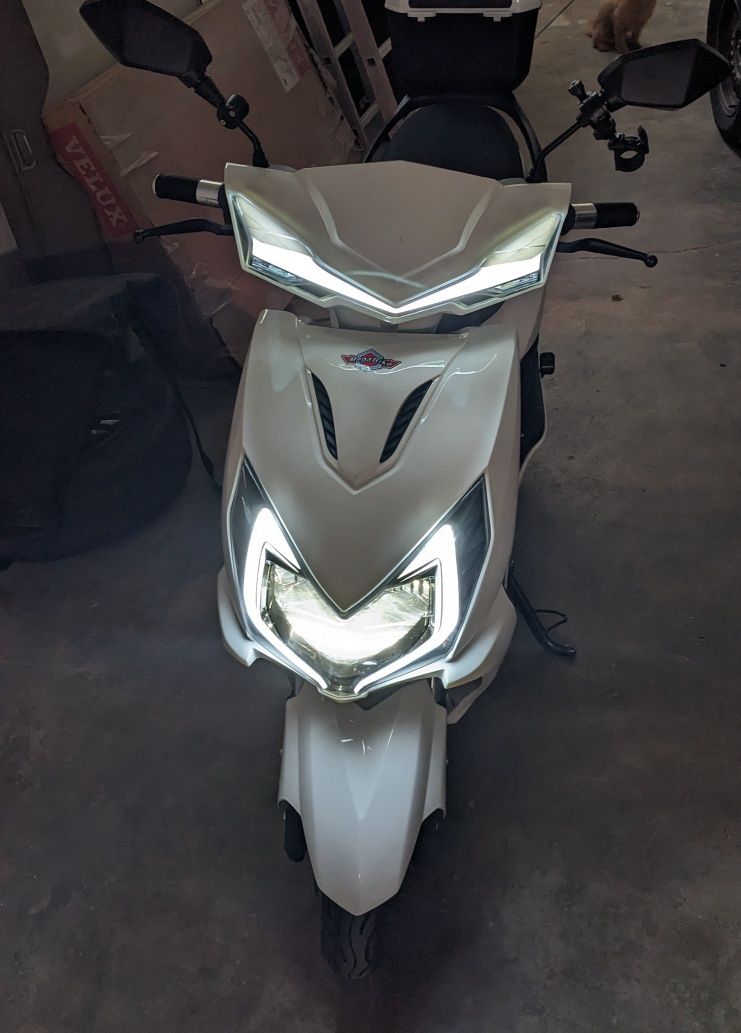 Scooter elétrica 72v 1500w semi nova matriculada
