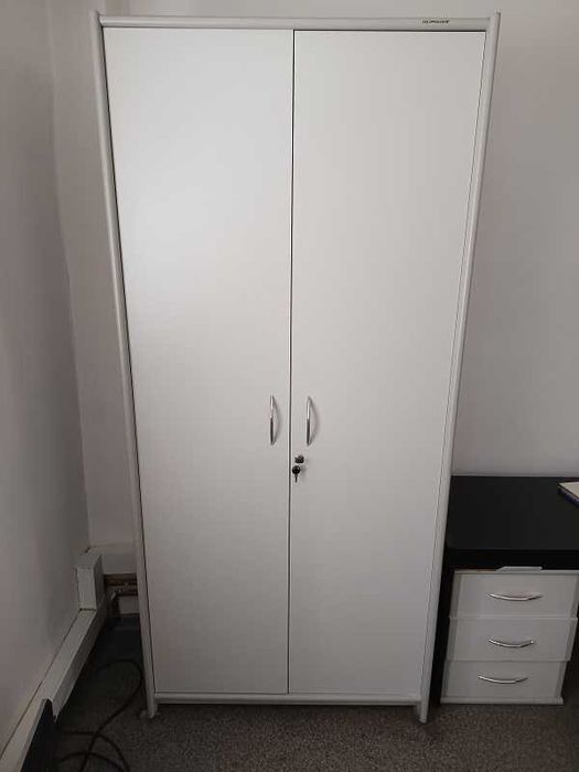 szafa ubraniowa jasna