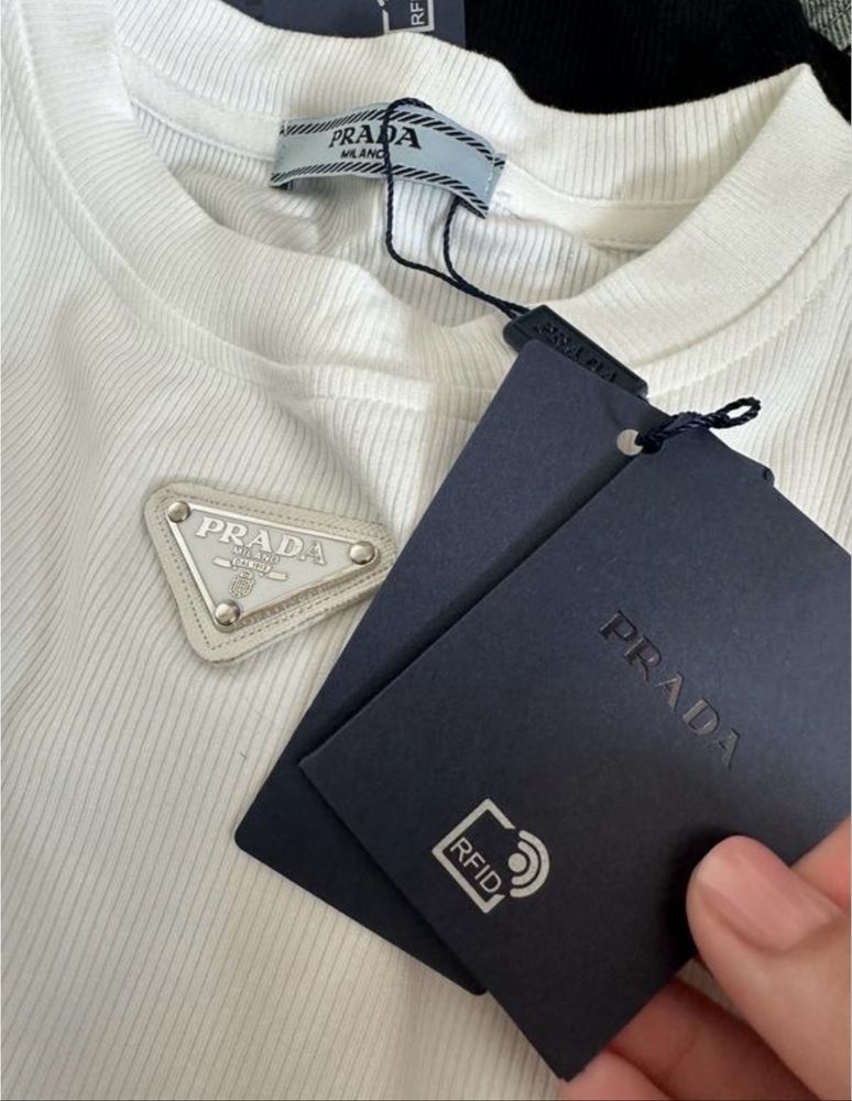 Лонглслів кофта в рубчик білий чорний Прада Prada Xs S M L