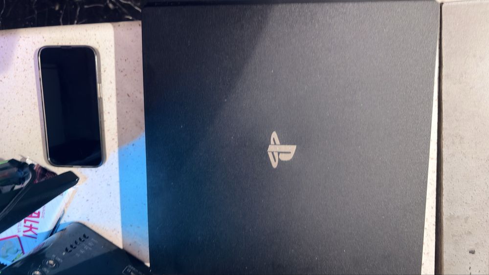 Witam sprzedam ps4 pro