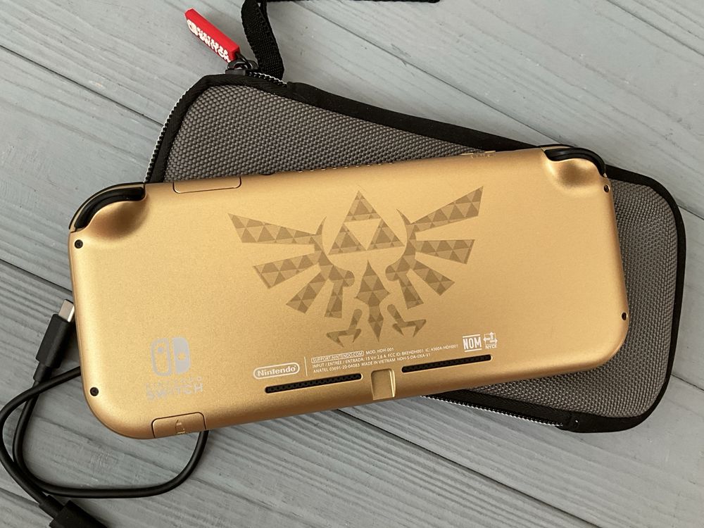Nintendo Switch Lite Hyrule Edition