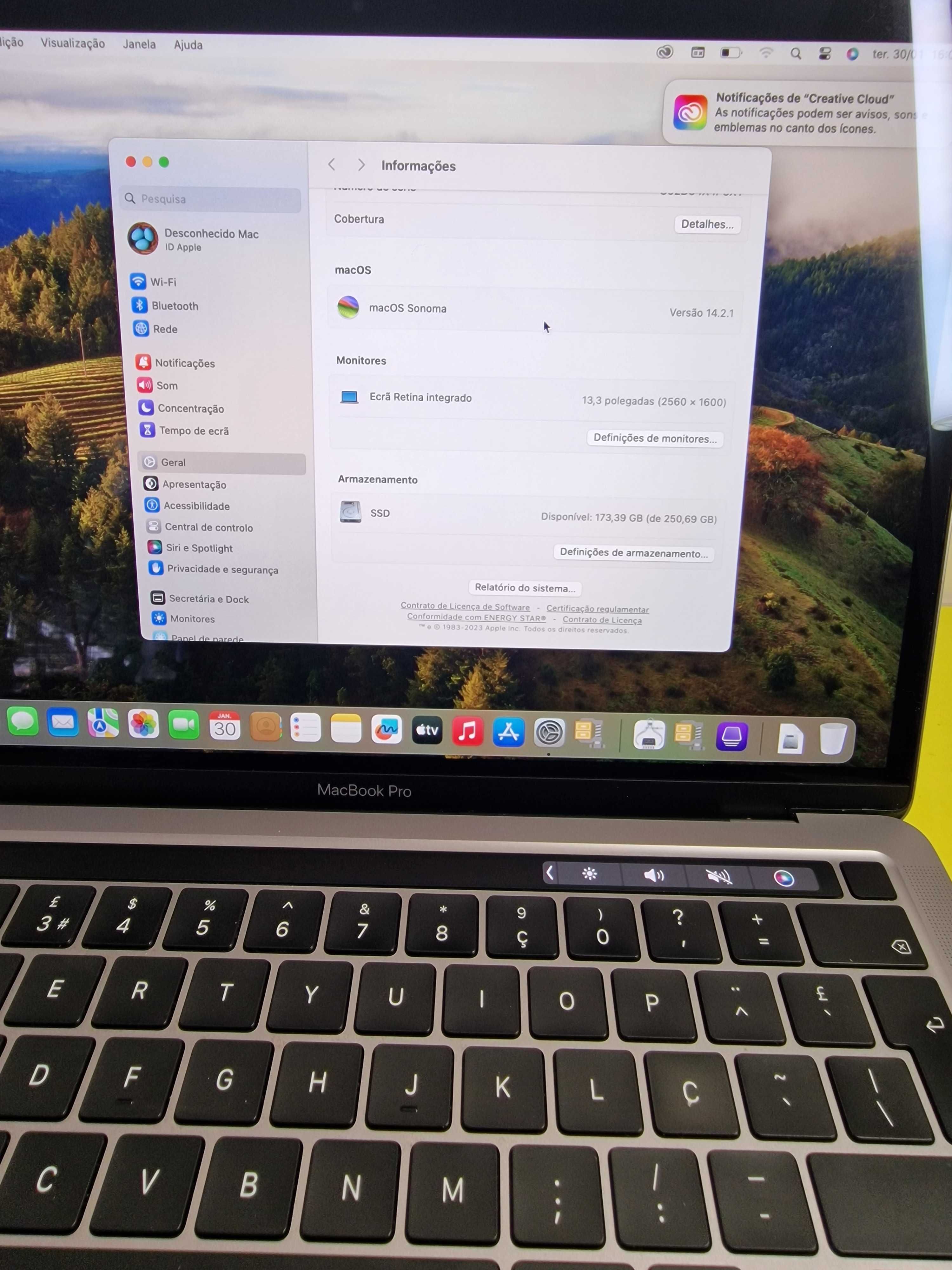 MacBook Pro (13 polegadas, 2020 Touchbar com varios programas)