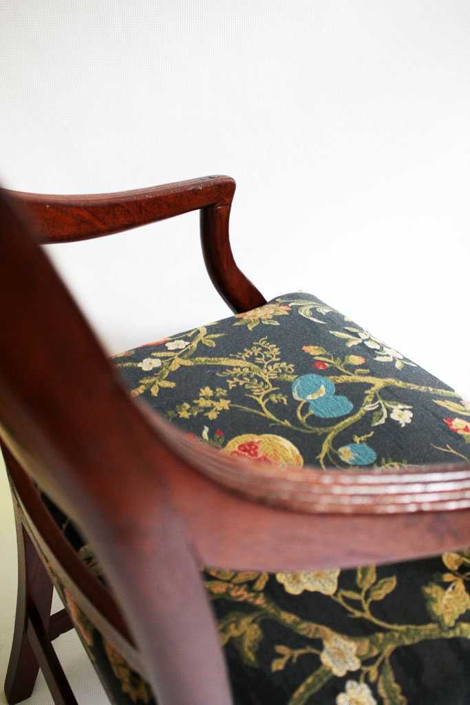 Fotel vintage odnowiony, 100-letni, Brytyjczyk.