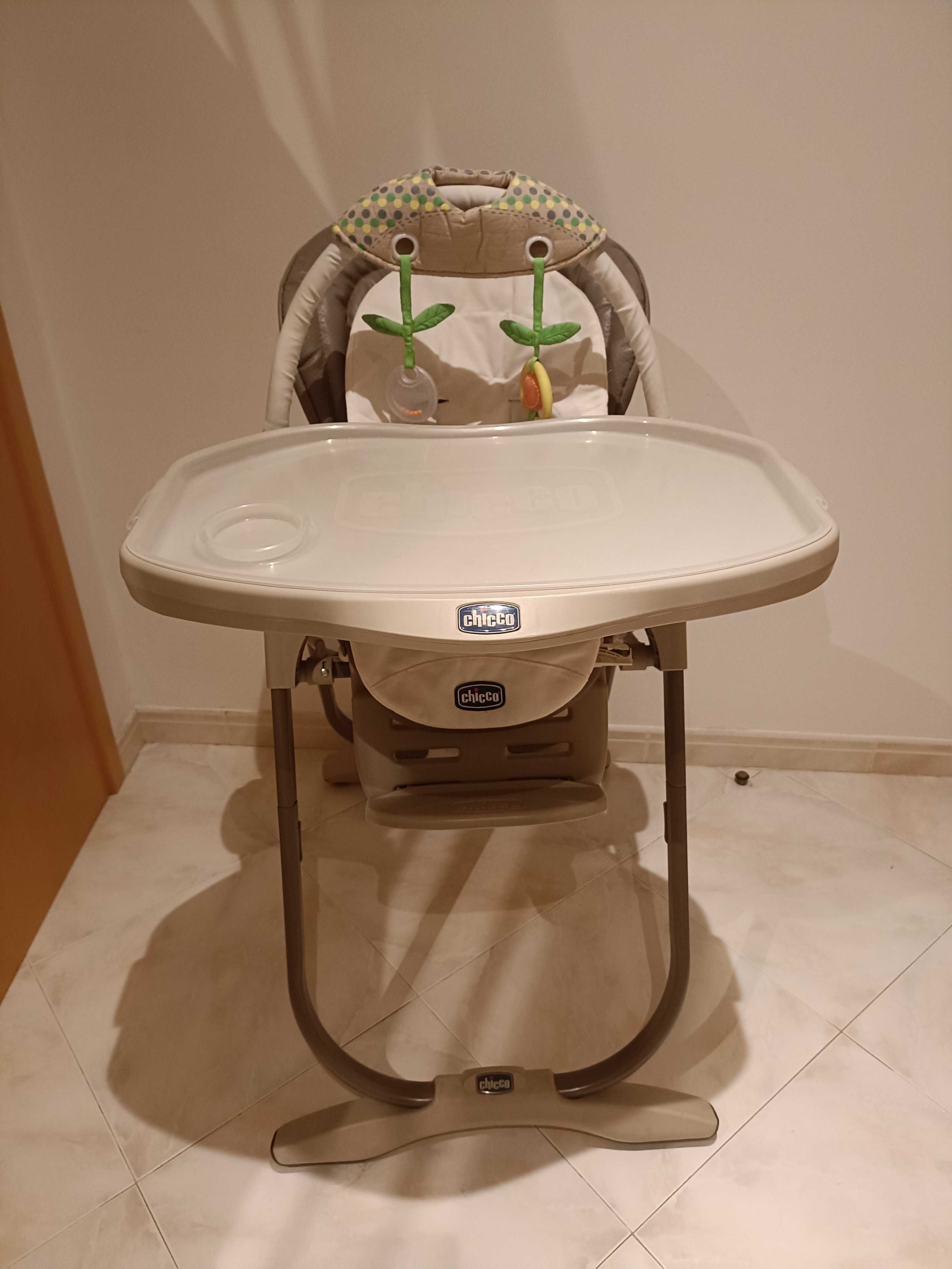 Cadeira de Papa Polly Magic Relax da marca Chicco