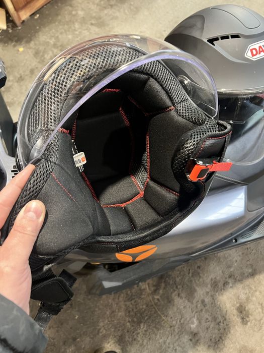 Продам електроскутер Yadea RN.