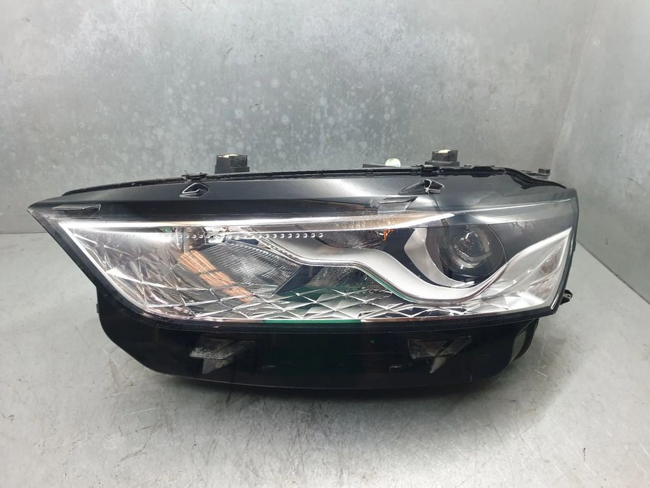 Ótica / farol esquerda DS DS7 Crossback (J_)