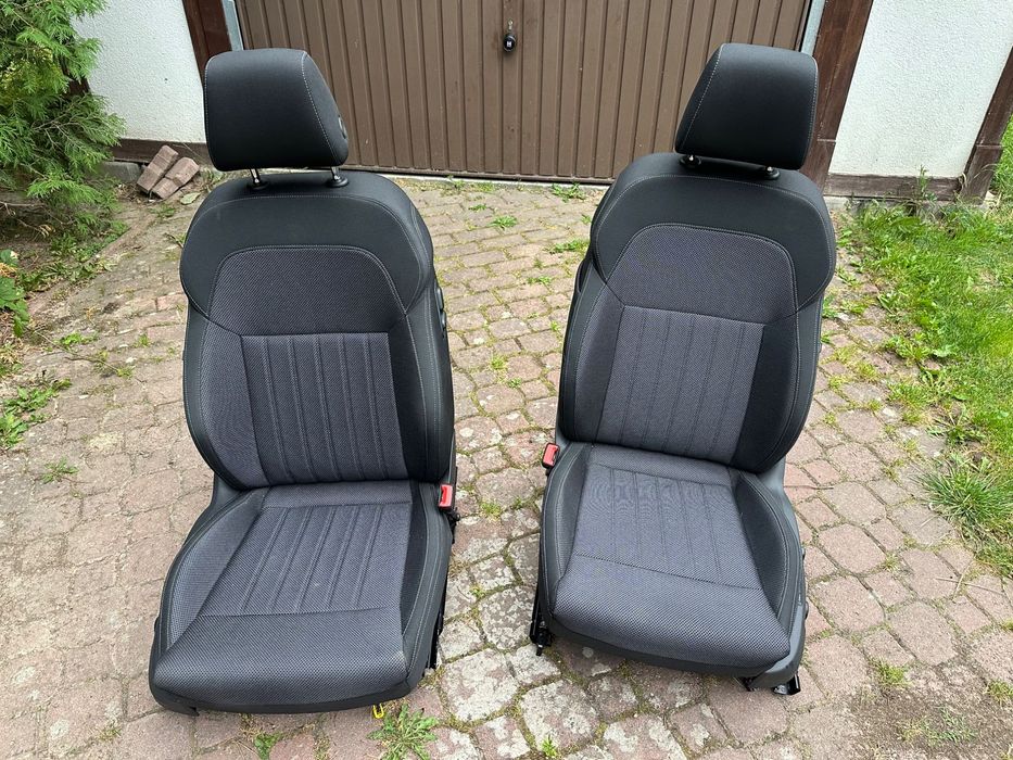 Fotele Skoda Superb 3 2023 – stan idealny, jak nowe, 3 tys. km