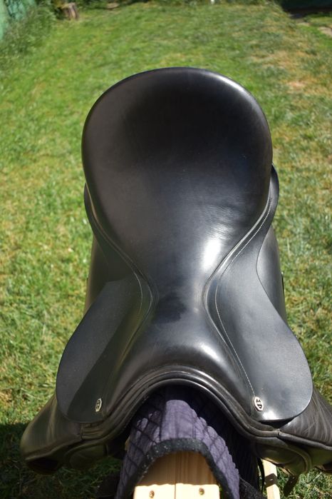 Siodło ujeżdżeniowe Barnsby 18"