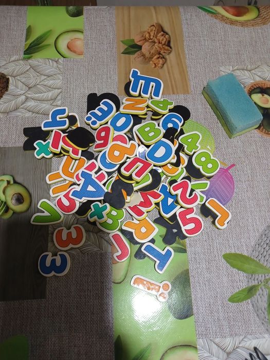 Продам магнітну дошку двохсторонню