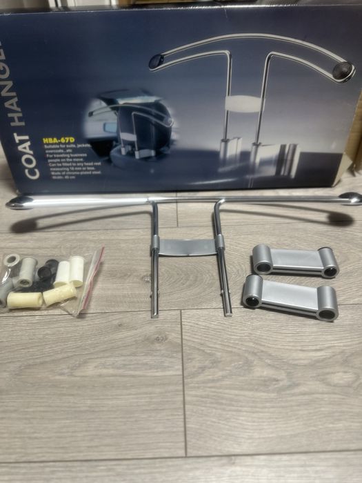 Автомобільна вішалка