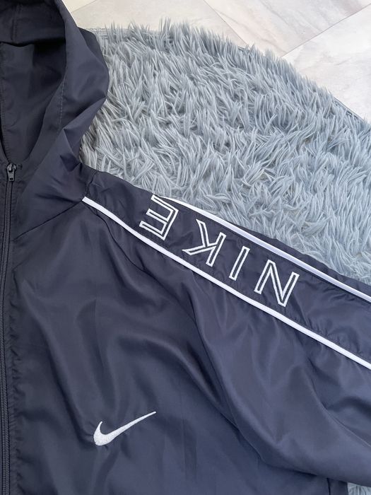 Вітровка Nike з Лампасами